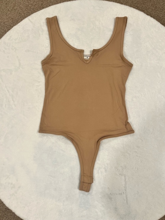 Zenana Outfitters Tops - BRAND NEW Tan Zenana Bodysuit - Size Medium